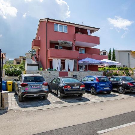 Apartments Mare Пунат Екстериор снимка