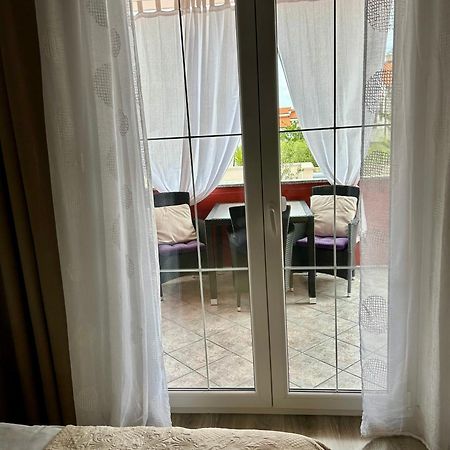 Apartments Mare Пунат Екстериор снимка