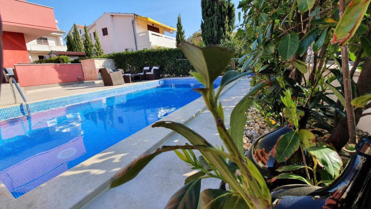 Apartments Mare Пунат Екстериор снимка