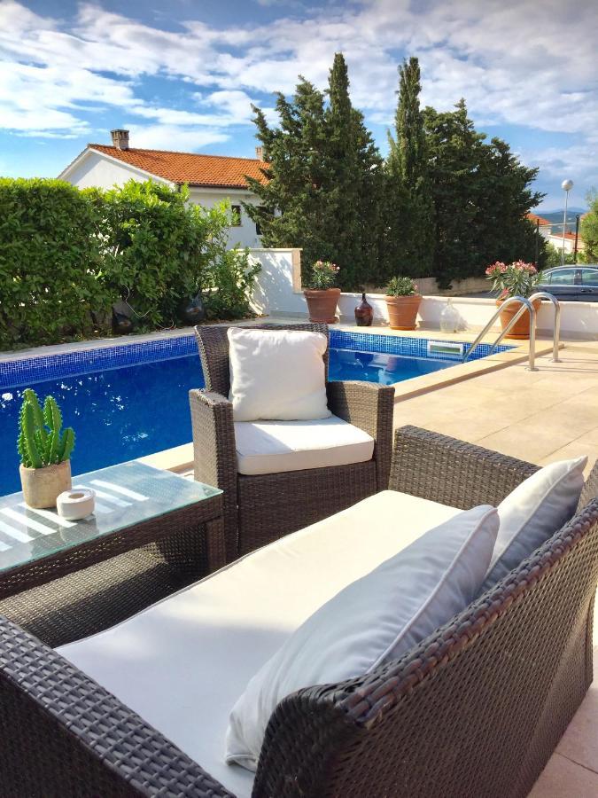 Apartments Mare Пунат Екстериор снимка