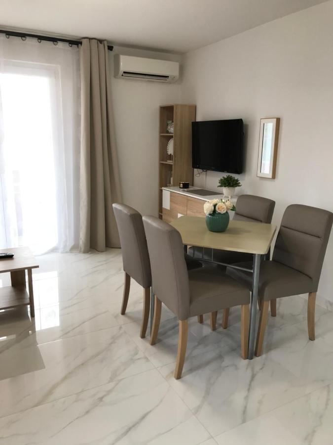 Apartments Mare Пунат Екстериор снимка