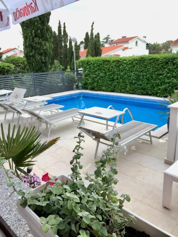 Apartments Mare Пунат Екстериор снимка