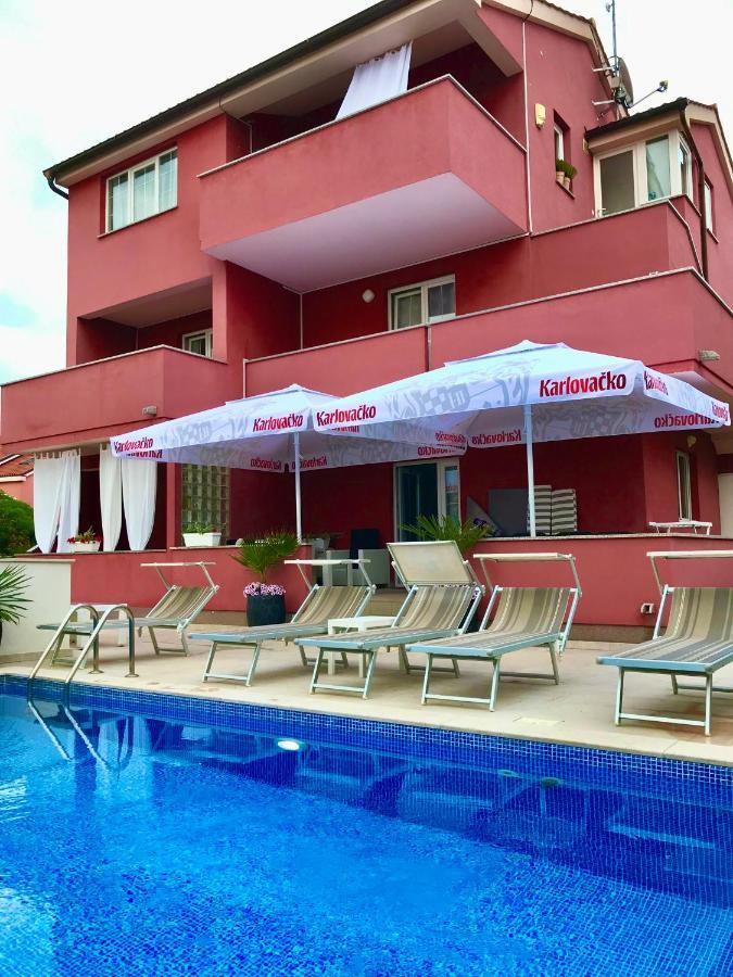 Apartments Mare Пунат Екстериор снимка