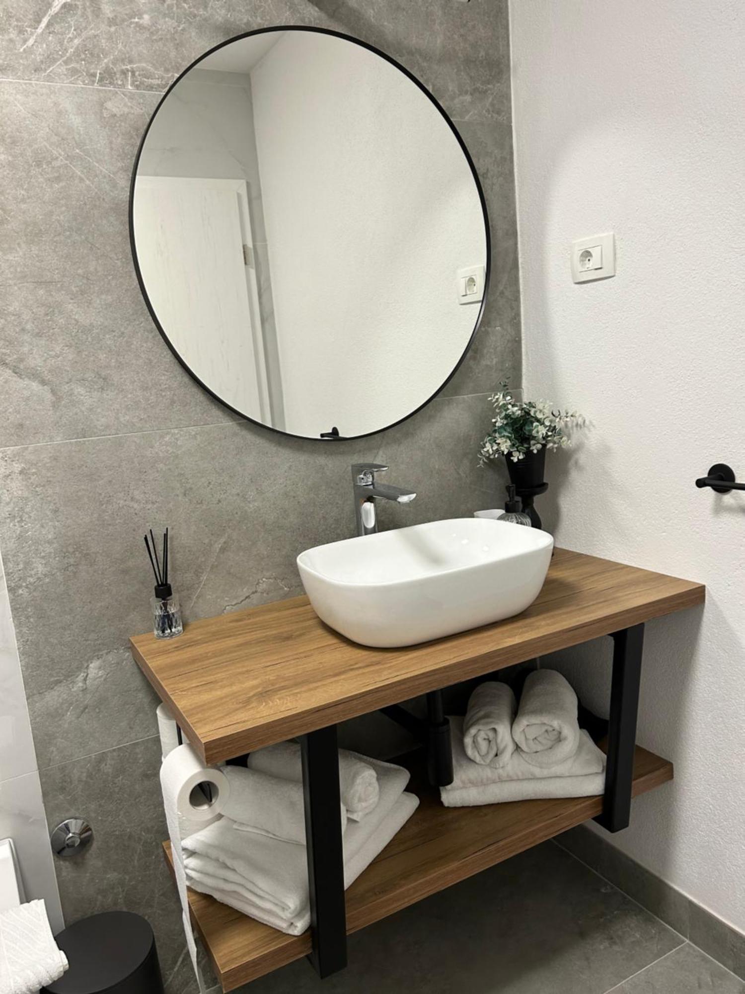 Apartments Mare Пунат Екстериор снимка
