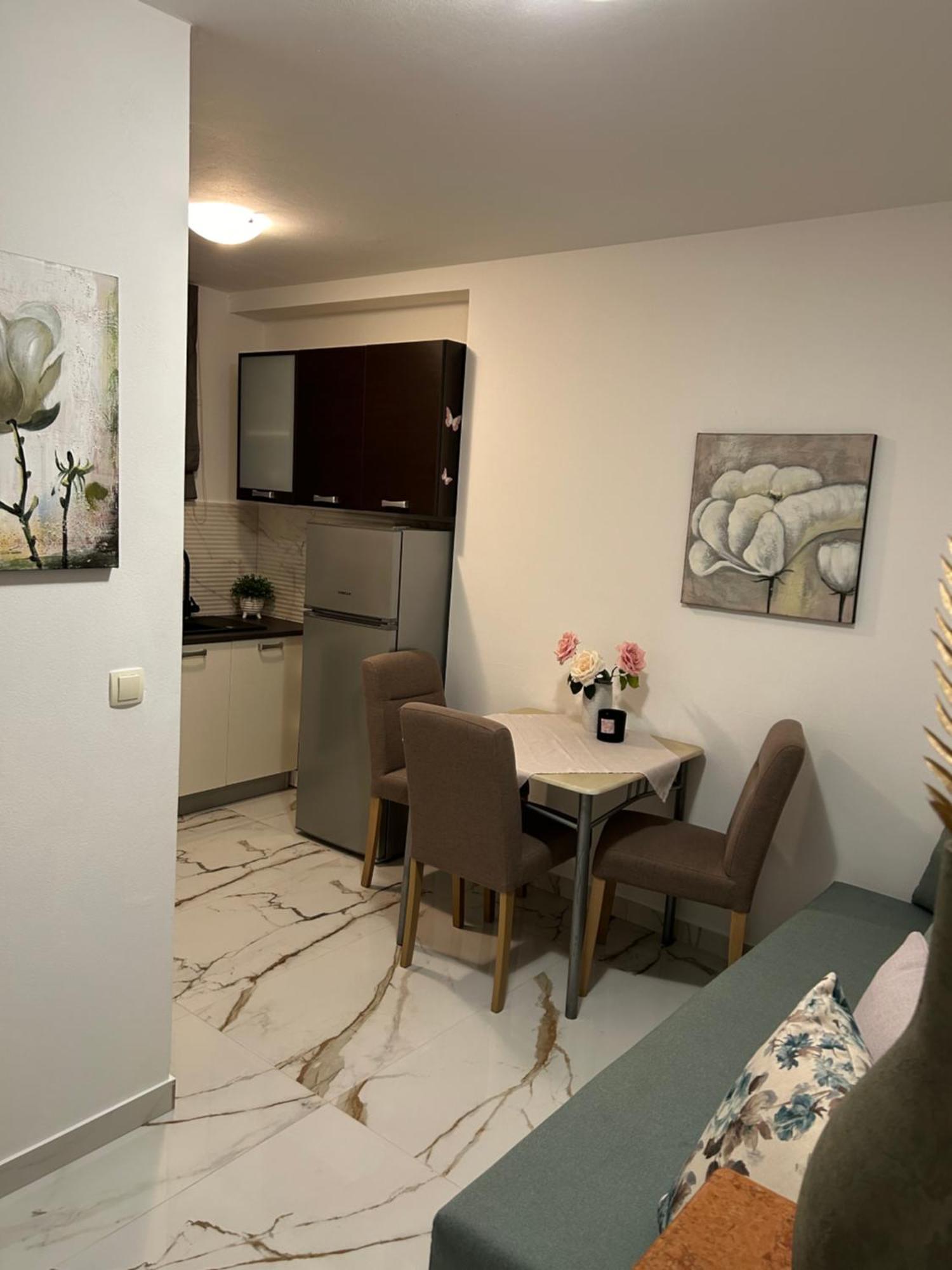 Apartments Mare Пунат Екстериор снимка