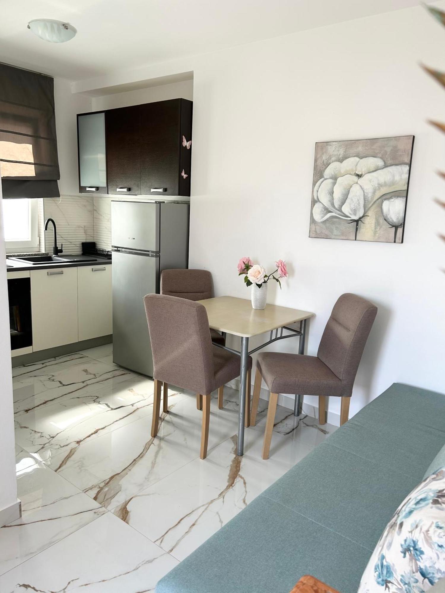 Apartments Mare Пунат Екстериор снимка